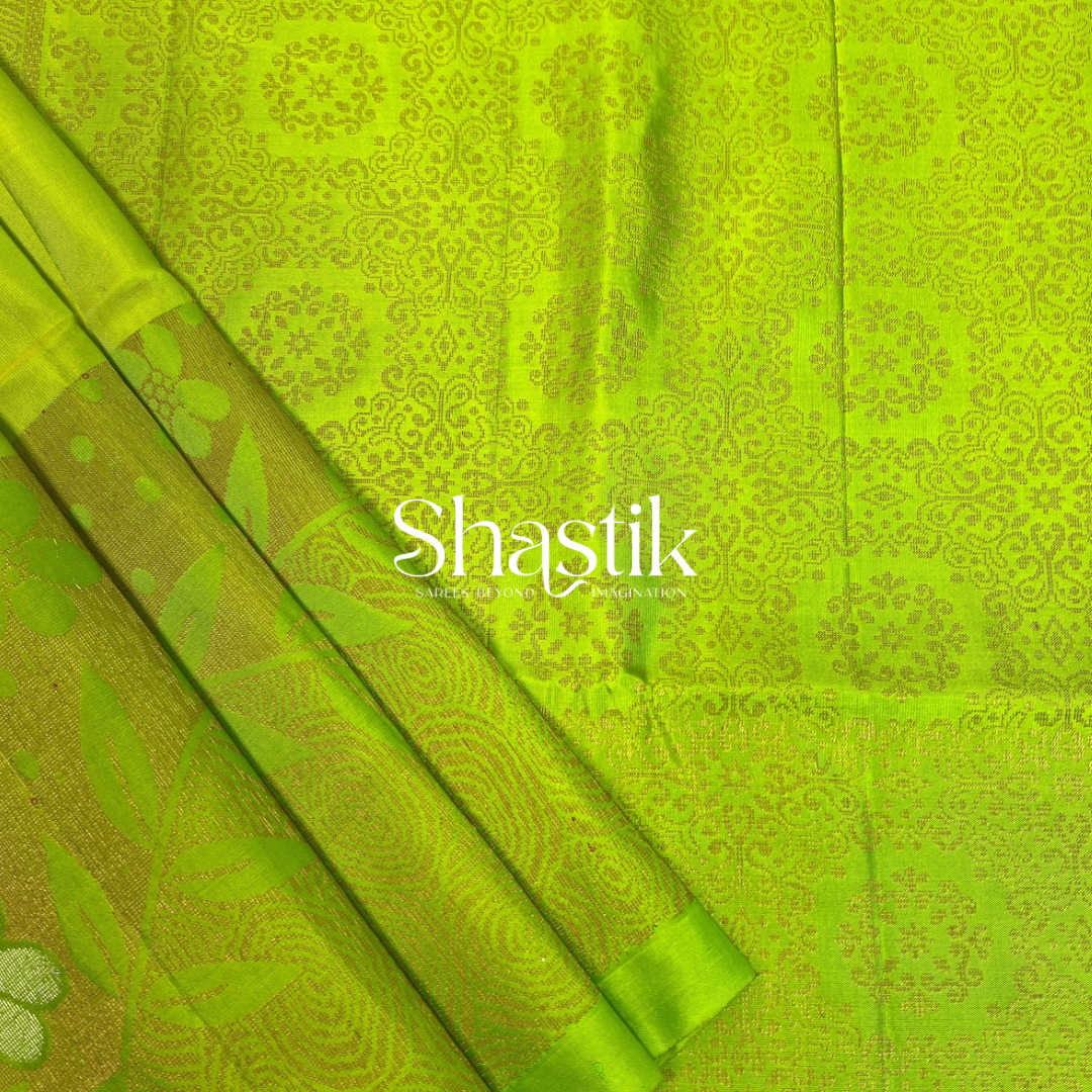 Textured garden weave pure handloom soft silk saree in luminous green