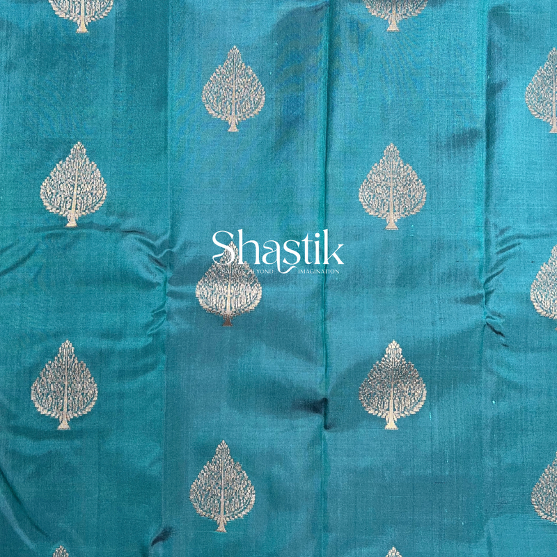 Pure_silk_Kancheevaram_saree_in_green