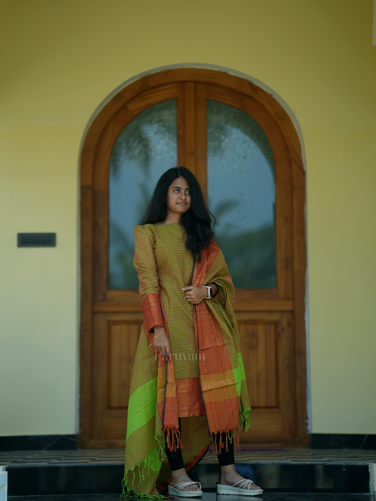 Green chettinad cotton top & shawl set